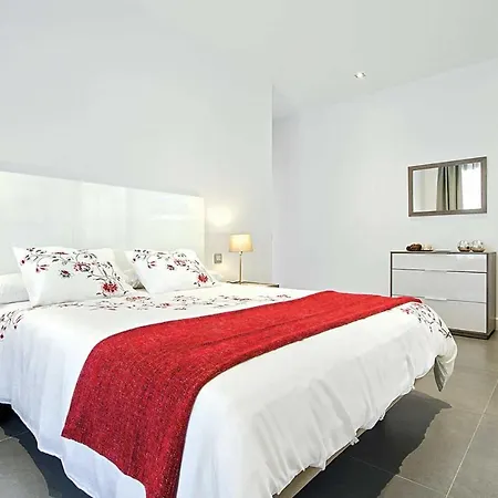 Puerto Del Carmen Sleeps 8 Pool Air Con Wifi Villa Puerto del Carmen (Lanzarote)