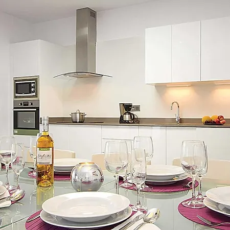 Puerto Del Carmen Sleeps 8 Pool Air Con Wifi Puerto del Carmen (Lanzarote)