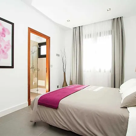 Puerto Del Carmen Sleeps 8 Pool Air Con Wifi Vila